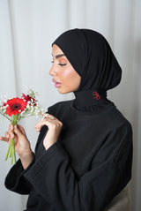 Hijab jersey premium brodé main noir et rouge BySB Signature