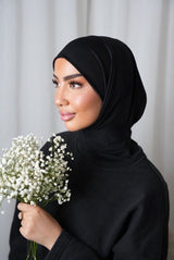 Hijab jersey premium brodé main noir total BySB Signature