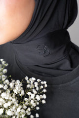 Hijab jersey premium brodé main noir total BySB Signature