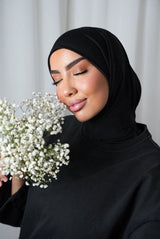 Hijab jersey premium brodé main noir total BySB Signature
